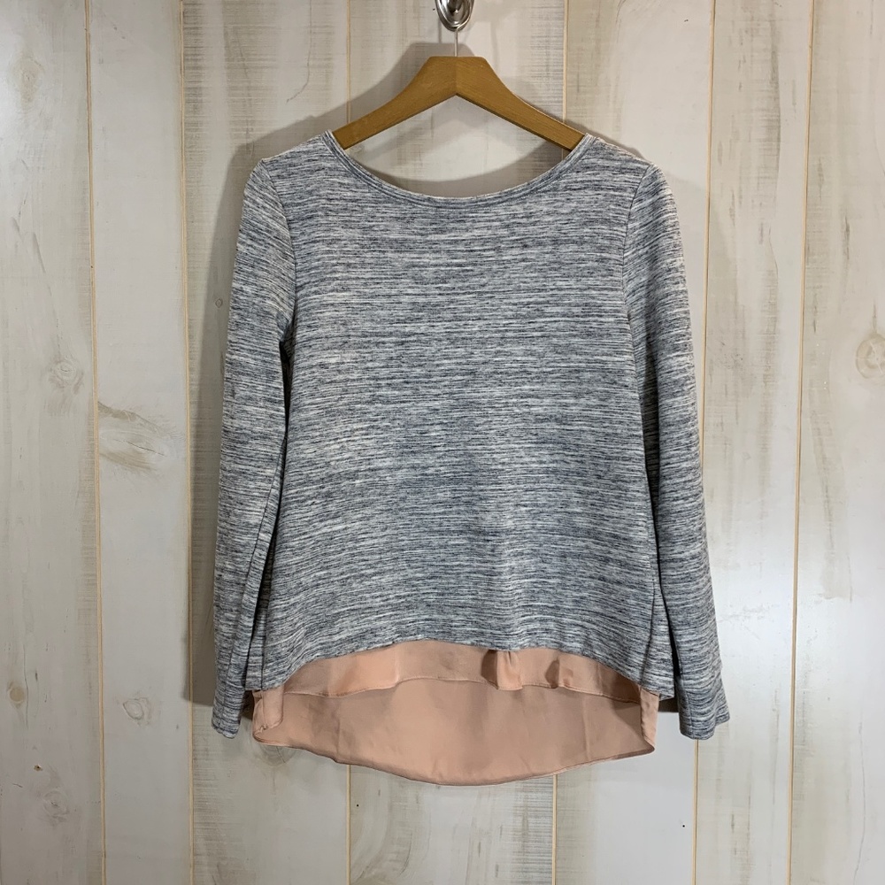 White House Black Market Gray Top Split Back XS